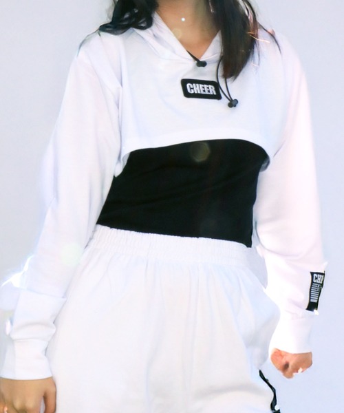 CHEER(チアー)の「CHEERショート丈パーカー(パーカー・レディース・ホワイト/ブラック・S/M/L)」の11枚目の写真