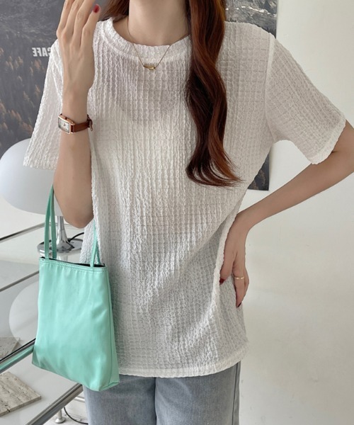 COCOMOMO(ココモモ)の「【4色×3サイズ展開】 ワッフルTシャツ ポコポコ 半袖カットソー クルーネック Tシャツ(Tシャツ/カットソー・レディース・ブルー/ライトブラウン/ホワイト/ブラック・XL/L/M)」の6枚目の写真