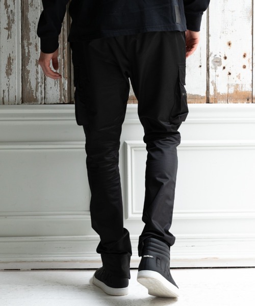 1piu1uguale3 RELAX（ウノピュウノウグァーレトレリラックス）の「【EC限定】1PIU1UGUALE3 RELAX/ウノピゥ ウノ ウグァーレ トレ リラックス/BRIGHT STRETCH DROP CLOTCH PANTS（カーゴパンツ・メンズ・ブラック/カーキ・SMALL/XX-LARGE/X-LARGE/LARGE/MEDIUM）」の20枚目の写真