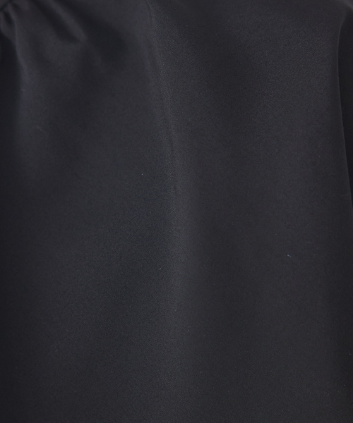 qualite(カリテ)の「ラッフルカラーVネックブラウス(シャツ/ブラウス・レディース・ブラック/カーキ/オフホワイト・フリー)」の12枚目の写真