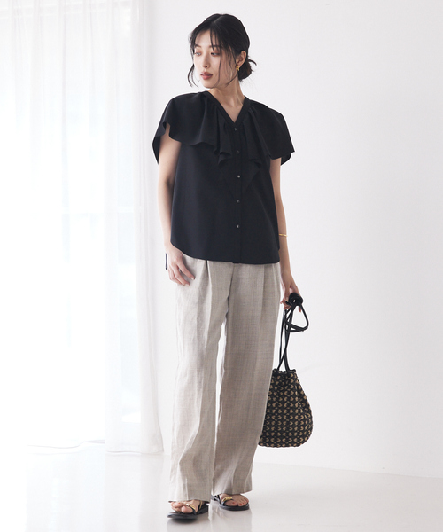 qualite(カリテ)の「ラッフルカラーVネックブラウス(シャツ/ブラウス・レディース・ブラック/カーキ/オフホワイト・フリー)」の21枚目の写真