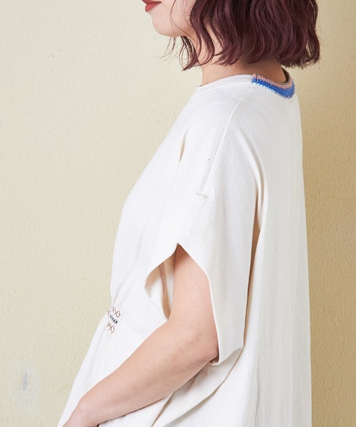 CUBE SUGAR(キューブシュガー)の「21/-OE天竺スモッキング刺繍プルオーバー(Tシャツ/カットソー・レディース・ナチュラル/ブラック/オレンジ・M)」の12枚目の写真