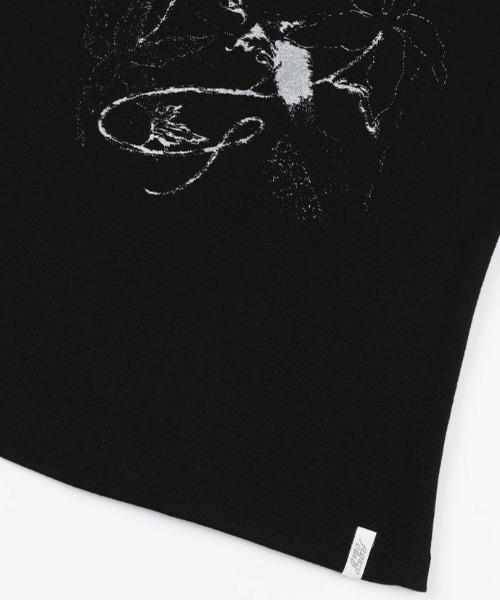 FANCY CLUB(ファンシークラブ)の「A'GEM/9 × .kom 『FANCY CLUB/ファンシークラブ』 Back Slit Button Tee/バックスリット ボタン TEE(Tシャツ/カットソー・レディース・ブラック/レッド・FREE)」の19枚目の写真