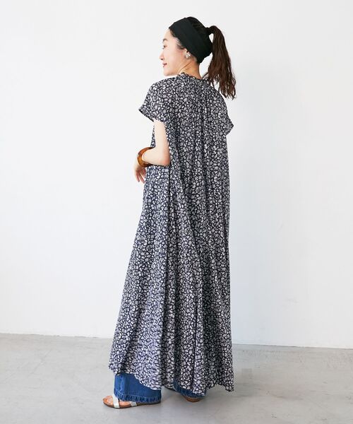 le.coeur blanc（ルクールブラン）の「《手洗い可能》フラワープリントネックギャザーワンピース（ワンピース・レディース・グリーン系その他/ホワイト系その他・38）」の10枚目の写真