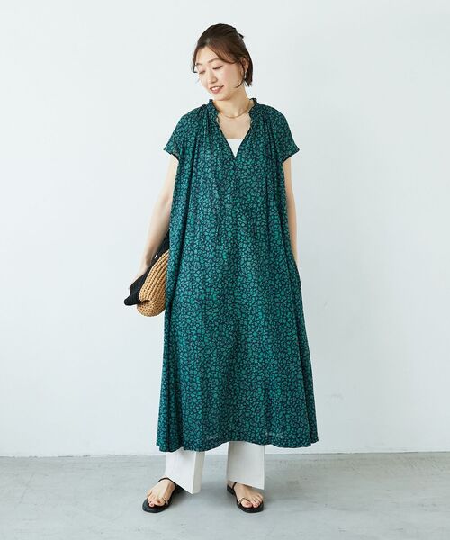 le.coeur blanc（ルクールブラン）の「《手洗い可能》フラワープリントネックギャザーワンピース（ワンピース・レディース・グリーン系その他/ホワイト系その他・38）」の17枚目の写真