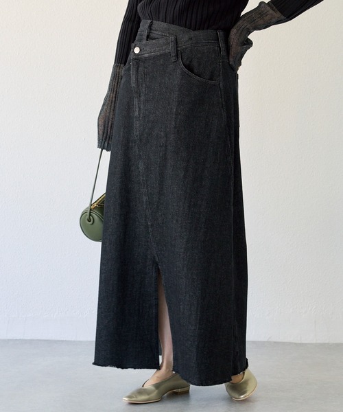 LAVEANGE（ラビアンジェ）の「アシメフロントデニムスカート（デニムスカート・レディース・ネイビー/ブラック・M/LL/3L/4L）」の2枚目の写真