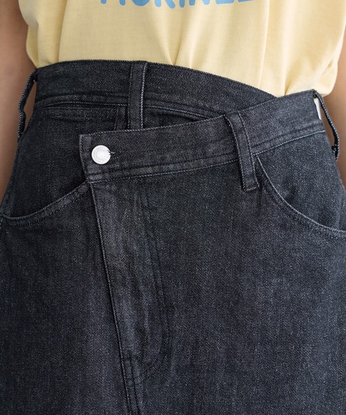 LAVEANGE（ラビアンジェ）の「アシメフロントデニムスカート（デニムスカート・レディース・ネイビー/ブラック・M/LL/3L/4L）」の9枚目の写真