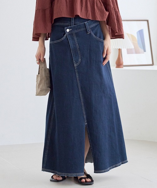 LAVEANGE（ラビアンジェ）の「アシメフロントデニムスカート（デニムスカート・レディース・ネイビー/ブラック・M/LL/3L/4L）」の4枚目の写真