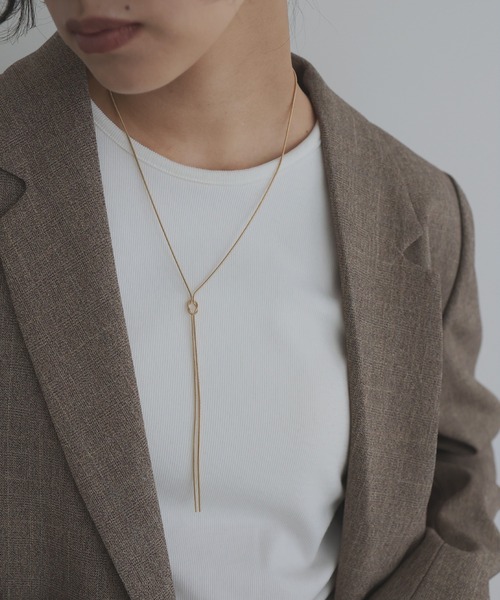 hellam(へラム)の「ノットデザイン ロングネックレス(ネックレス・レディース・シルバー/ゴールド・FREE)」の5枚目の写真