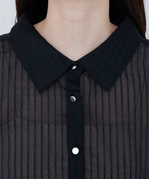 natural couture(ナチュラルクチュール)の「【WEB限定】シアービッグシャツ(シャツ/ブラウス・レディース・ブラック/ピンク/オフホワイト/ブルー・FREE)」の17枚目の写真