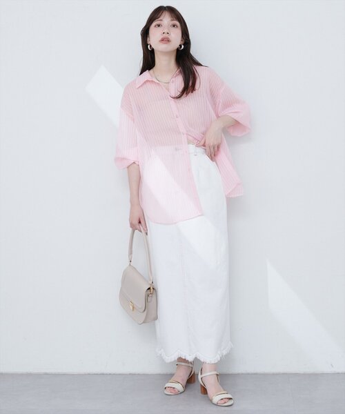 natural couture(ナチュラルクチュール)の「【WEB限定】シアービッグシャツ(シャツ/ブラウス・レディース・ブラック/ピンク/オフホワイト/ブルー・FREE)」の22枚目の写真