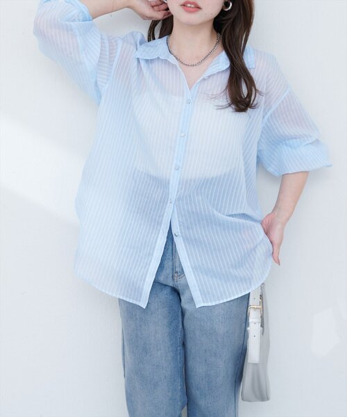 natural couture(ナチュラルクチュール)の「【WEB限定】シアービッグシャツ(シャツ/ブラウス・レディース・ブラック/ピンク/オフホワイト/ブルー・FREE)」の3枚目の写真