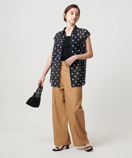 UNITED ARROWS(ユナイテッドアローズ)の「オーガンジープリント ノースリーブブラウス -ウォッシャブル-(シャツ/ブラウス・レディース・その他1/ホワイト/ネイビー・FREE)」の9枚目の写真