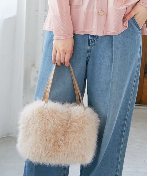 le.coeur blanc（ルクールブラン）の「《ランキング1位》フェイクファー2WAYバッグ（ショルダーバッグ・レディース・ベージュ/アイボリー/ブラック・FREE）」の7枚目の写真