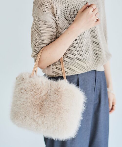 le.coeur blanc（ルクールブラン）の「《ランキング1位》フェイクファー2WAYバッグ（ショルダーバッグ・レディース・ベージュ/アイボリー/ブラック・FREE）」の15枚目の写真