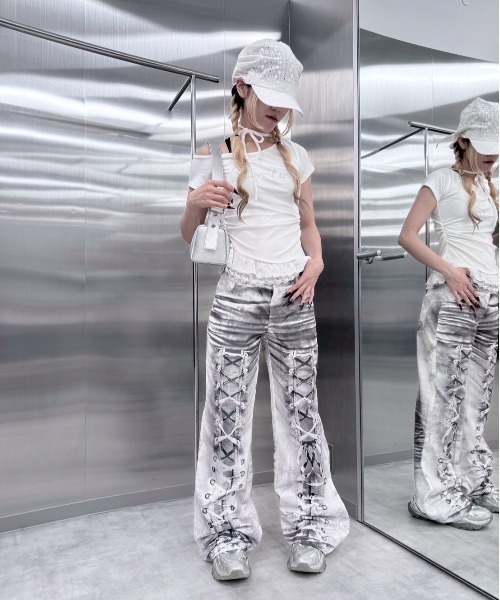 Never mind the XU / Chikashitsu+(ネバーマインド ザ エックスユー / チカシツプラス)の「【nmtc+】lettering cubic lace tee / 【エヌエムティーシープラス】レタリングキュービックレース半袖Tシャツ(Tシャツ/カットソー・レディース・ブラック/アイボリー/グレー・ONE SIZE)」の12枚目の写真