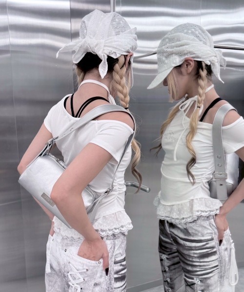 Never mind the XU / Chikashitsu+(ネバーマインド ザ エックスユー / チカシツプラス)の「【nmtc+】lettering cubic lace tee / 【エヌエムティーシープラス】レタリングキュービックレース半袖Tシャツ(Tシャツ/カットソー・レディース・ブラック/アイボリー/グレー・ONE SIZE)」の19枚目の写真