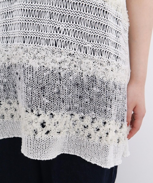 l'atelier du savon（アトリエドサボン）の「ぽつぽつ糸のcraft　knitベスト（ベスト・レディース・イエロー/ネイビー/オフホワイト・FREE）」の5枚目の写真