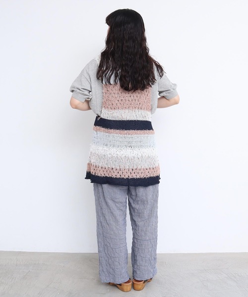 l'atelier du savon（アトリエドサボン）の「ぽつぽつ糸のcraft　knitベスト（ベスト・レディース・イエロー/ネイビー/オフホワイト・FREE）」の9枚目の写真