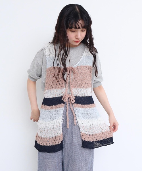 l'atelier du savon（アトリエドサボン）の「ぽつぽつ糸のcraft　knitベスト（ベスト・レディース・イエロー/ネイビー/オフホワイト・FREE）」の20枚目の写真