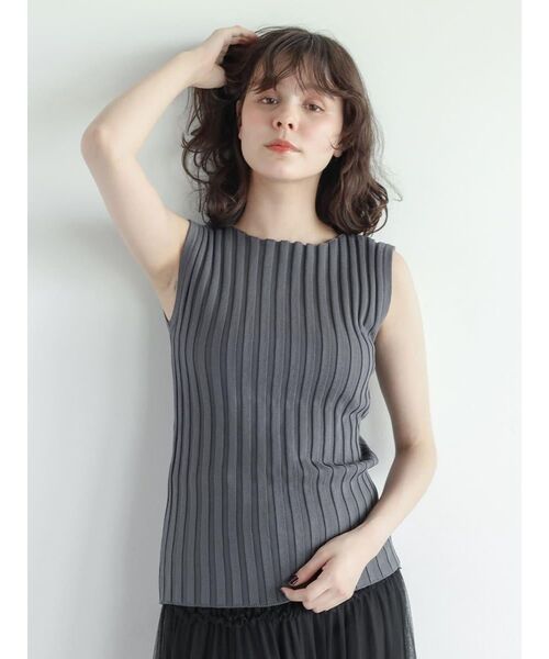 FIKA.(フィーカ)の「Wide rib sleeveless pullover(ニット/セーター・レディース・イエロー系その他4/チャコール/オレンジ系3/ダークブラウン・MEDIUM)」の14枚目の写真