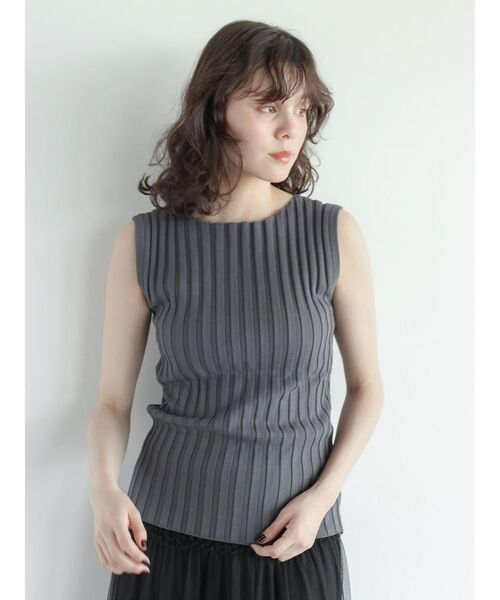 FIKA.(フィーカ)の「Wide rib sleeveless pullover(ニット/セーター・レディース・イエロー系その他4/チャコール/オレンジ系3/ダークブラウン・MEDIUM)」の15枚目の写真