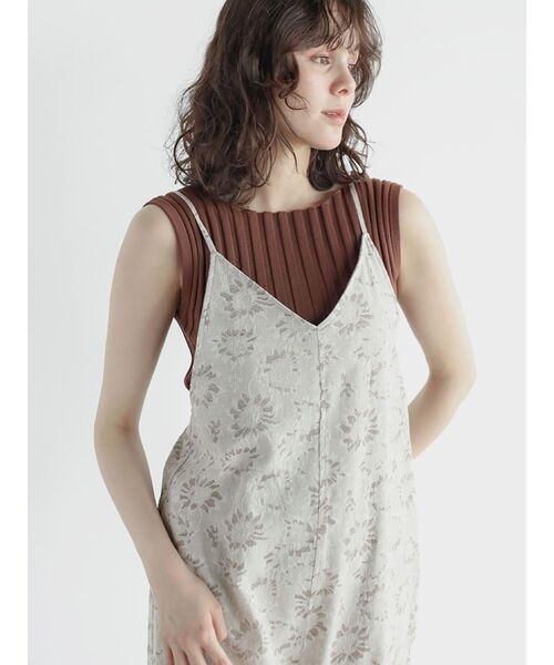 FIKA.(フィーカ)の「Wide rib sleeveless pullover(ニット/セーター・レディース・イエロー系その他4/チャコール/オレンジ系3/ダークブラウン・MEDIUM)」の19枚目の写真