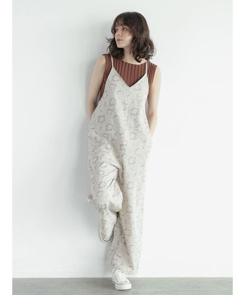 FIKA.(フィーカ)の「Wide rib sleeveless pullover(ニット/セーター・レディース・イエロー系その他4/チャコール/オレンジ系3/ダークブラウン・MEDIUM)」の22枚目の写真