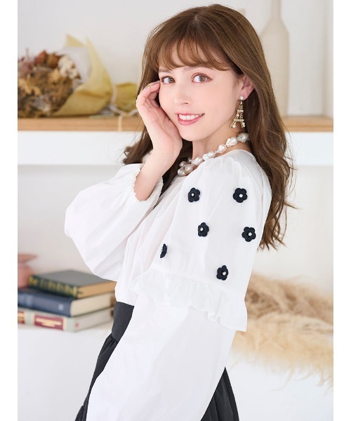 Chesty(チェスティー)の「PARISピアス/イアリング(ピアス(両耳用)・レディース・ゴールド・0/1)」の7枚目の写真