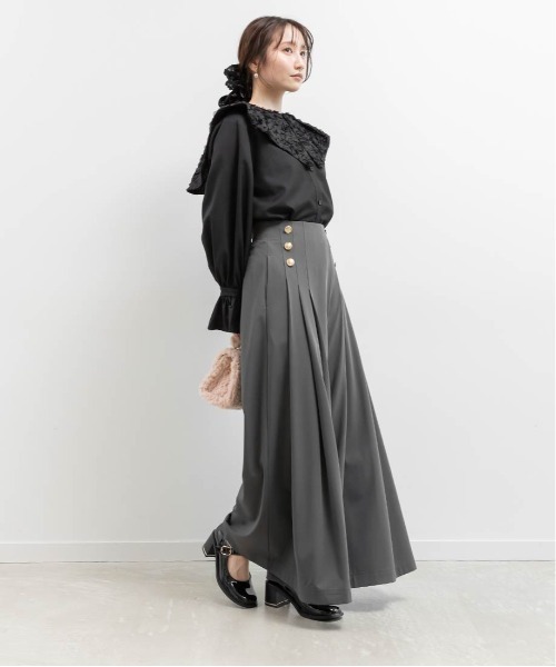 RANDA(ランダ)の「3Dフラワービッグカラーブラウス(シャツ/ブラウス・レディース・ホワイト/ブラック・FREE)」の17枚目の写真