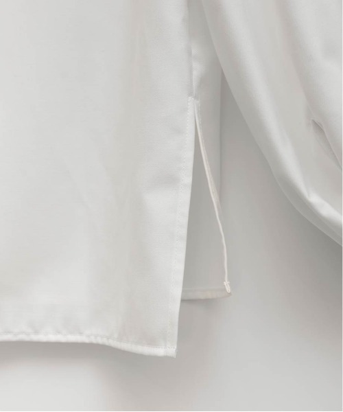 RANDA(ランダ)の「3Dフラワービッグカラーブラウス(シャツ/ブラウス・レディース・ホワイト/ブラック・FREE)」の3枚目の写真