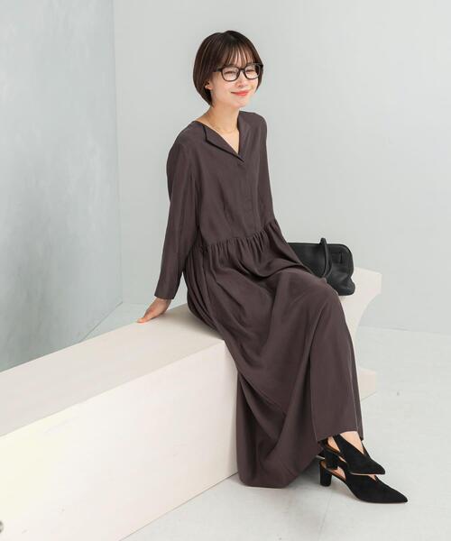 URBAN RESEARCH ROSSO WOMEN（アーバンリサーチ　ロッソ）の「キュプラ混フィブリルギャザーワンピース（ワンピース・レディース・ベージュ/ブラック/ブラウン系その他・FREE）」の15枚目の写真