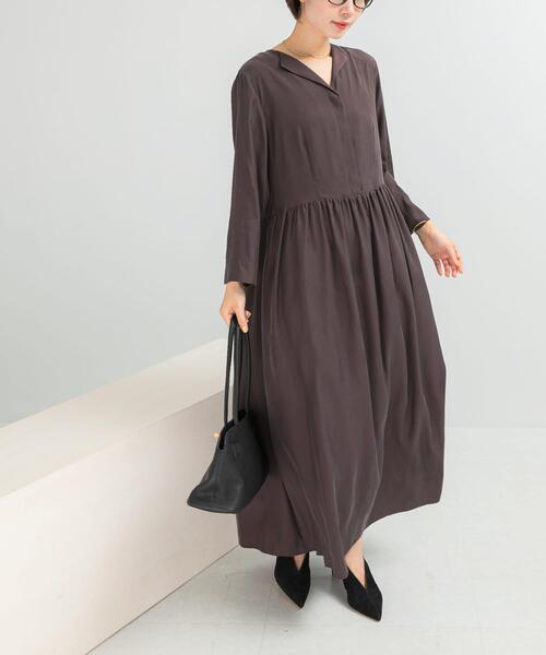 URBAN RESEARCH ROSSO WOMEN（アーバンリサーチ　ロッソ）の「キュプラ混フィブリルギャザーワンピース（ワンピース・レディース・ベージュ/ブラック/ブラウン系その他・FREE）」の16枚目の写真