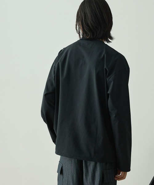 EMMA CLOTHES(エマクローズ)の「ドローストリング ストレッチ オーバーサイズロングスリーブTee / UVカット・撥水・イージーケア(Tシャツ/カットソー・メンズ・ブラック/グレイッシュベージュ/ライトグレー/ネイビー/チャコール・S/M/L)」の6枚目の写真