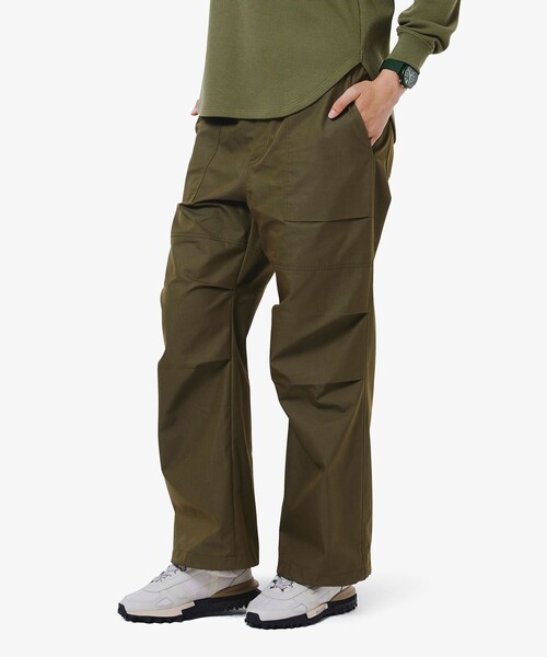 LACOSTE（ラコステ）の「ワイドベイカーパンツ（チノパンツ・レディース・ブラック/オリーブ・34/36/38/40）」の2枚目の写真