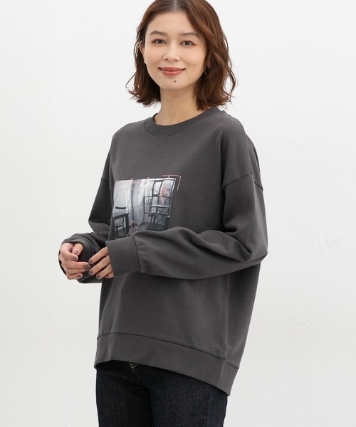 Honeys(ハニーズ)の「フォトゆるスウェット(スウェット・レディース・オートミール/スミクロ/ライトパープル/グレイッシュベージュ・L/LL/M/S)」の9枚目の写真