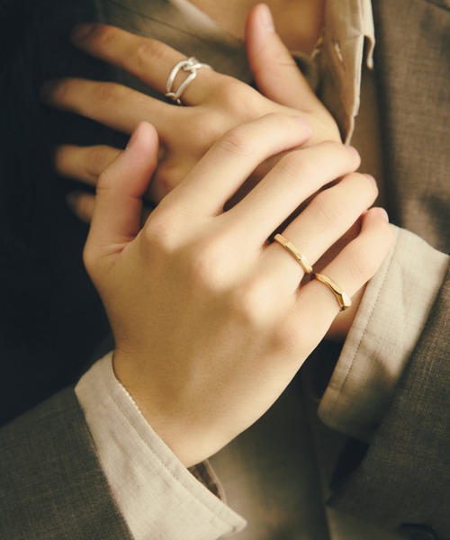 TEN.(テン)の「18KGP チゼルリング(17~21号)(リング・レディース・ゴールド・#9/#11/#13/#15/#17/#19/#21)」の10枚目の写真