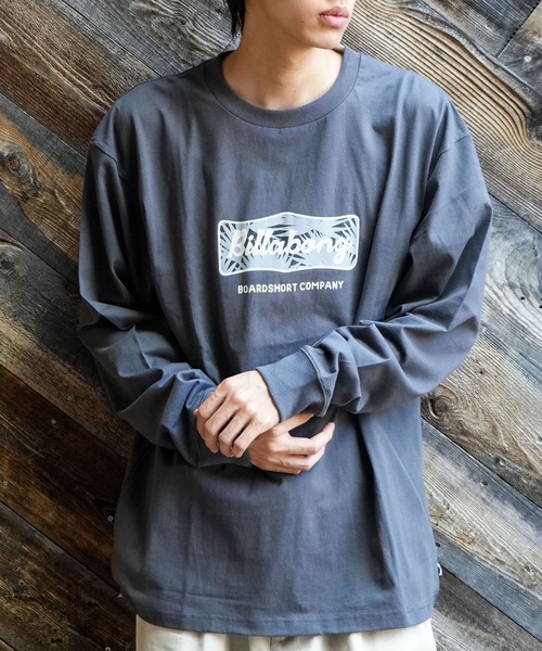 BILLABONG(ビラボン)の「BILLABONG メンズ SIGN ロンT 【OVER FIT】 【2025年秋冬モデル】/ビラボンロゴフロントプリント長袖ロンT(Tシャツ/カットソー・メンズ・ブルー系その他/クリーム/ホワイト・X-LARGE/LARGE/MEDIUM)」の1枚目の写真