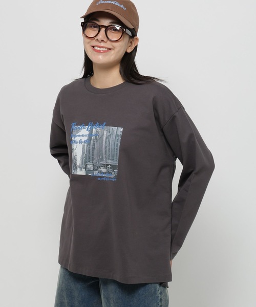 niko and...(ニコアンド)の「バック布帛フォトプルオーバー(Tシャツ/カットソー・レディース・オフホワイト/ネイビー/ホワイト/チャコール・FREE)」の3枚目の写真