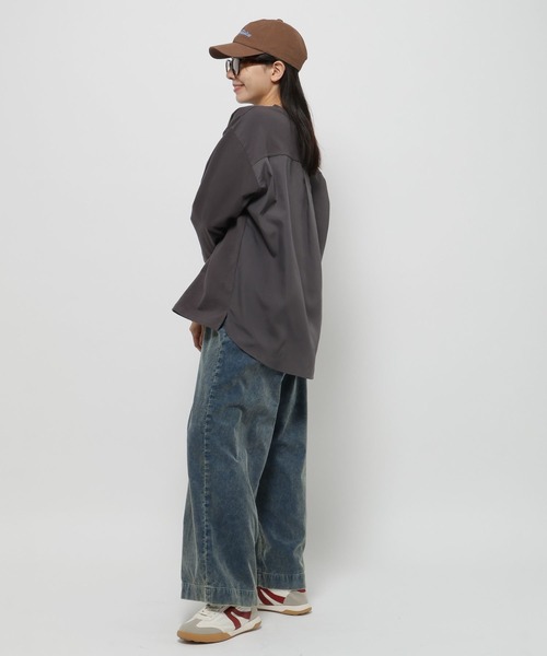 niko and...(ニコアンド)の「バック布帛フォトプルオーバー(Tシャツ/カットソー・レディース・オフホワイト/ネイビー/ホワイト/チャコール・FREE)」の15枚目の写真