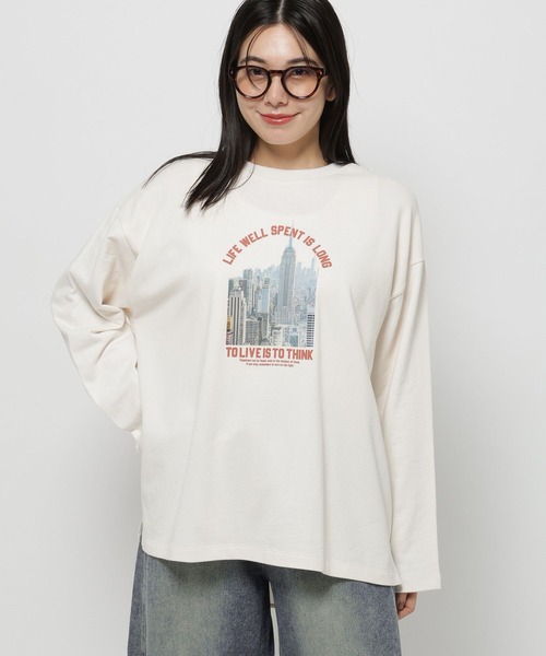 niko and...(ニコアンド)の「バック布帛フォトプルオーバー(Tシャツ/カットソー・レディース・オフホワイト/ネイビー/ホワイト/チャコール・FREE)」の12枚目の写真