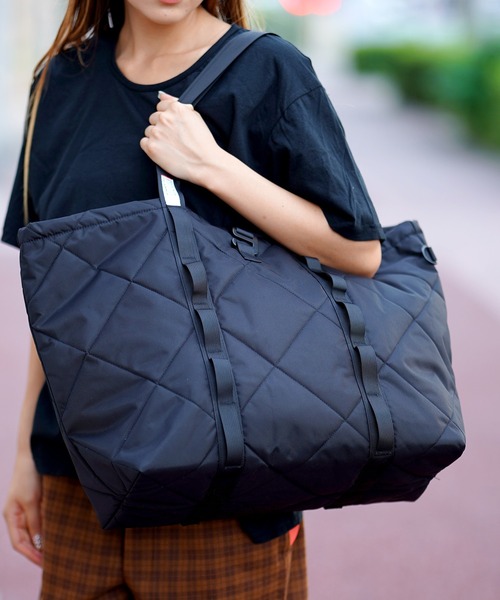 WEEKEND(ER)(ウィークエンダー)の「WEEKEND(ER) QUILTED TOTE(トートバッグ・メンズ・ブラック/ベージュ/ブルー/カモフラージュ・FREE)」の1枚目の写真