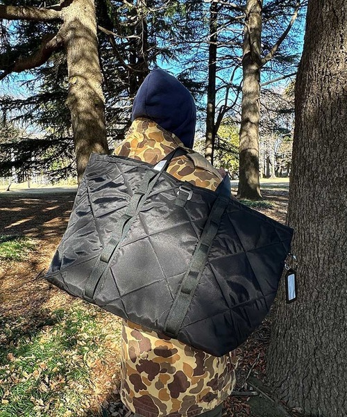 WEEKEND(ER)(ウィークエンダー)の「WEEKEND(ER) QUILTED TOTE(トートバッグ・メンズ・ブラック/ベージュ/ブルー/カモフラージュ・FREE)」の8枚目の写真