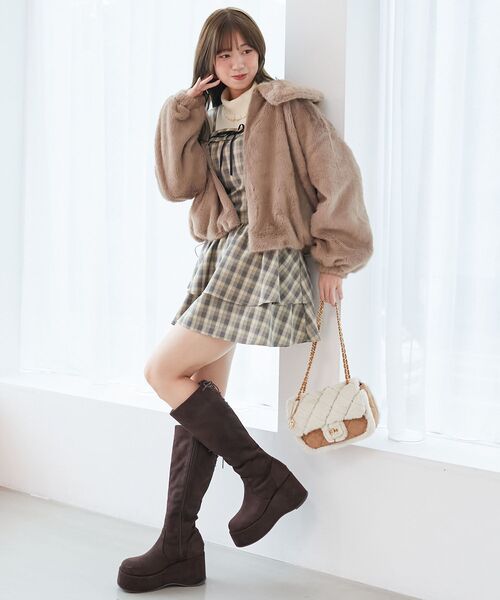 MAJESTIC LEGON（マジェスティックレゴン）の「キルティングファーチェーンバッグ（ショルダーバッグ・レディース・キャメル/アイボリー・FREE）」の11枚目の写真