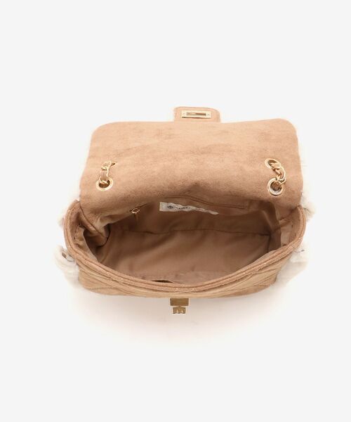 MAJESTIC LEGON（マジェスティックレゴン）の「キルティングファーチェーンバッグ（ショルダーバッグ・レディース・キャメル/アイボリー・FREE）」の19枚目の写真