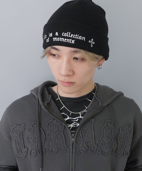 SPINNS（スピンズ）の「ニットキャップ/クロスメッセージロゴ/カモ柄/ユニセックス（ニットキャップ/ビーニー・メンズ・カモフラージュ/ブラック・ONESIZE）」の2枚目の写真