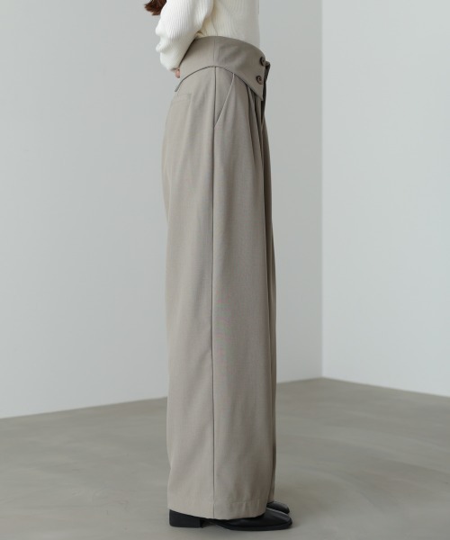 Bab(バブ)の「【選べるサイズ展開】ウエストフラップ釦ワイドタックパンツ(その他パンツ・レディース・チャコールグレー/ベージュ/ブラウン・S/M/L)」の11枚目の写真