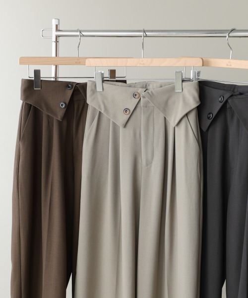 Bab(バブ)の「【選べるサイズ展開】ウエストフラップ釦ワイドタックパンツ(その他パンツ・レディース・チャコールグレー/ベージュ/ブラウン・S/M/L)」の20枚目の写真