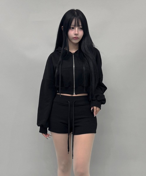 FOLLOWIN(フォロウィン)の「【 セットアップ 】ジップアップパーカー&ショートパンツ(セットアップ・レディース・グレー/チャコールグレー/ブラック/オートミール・FREE)」の5枚目の写真