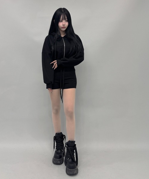FOLLOWIN(フォロウィン)の「【 セットアップ 】ジップアップパーカー&ショートパンツ(セットアップ・レディース・グレー/チャコールグレー/ブラック/オートミール・FREE)」の7枚目の写真